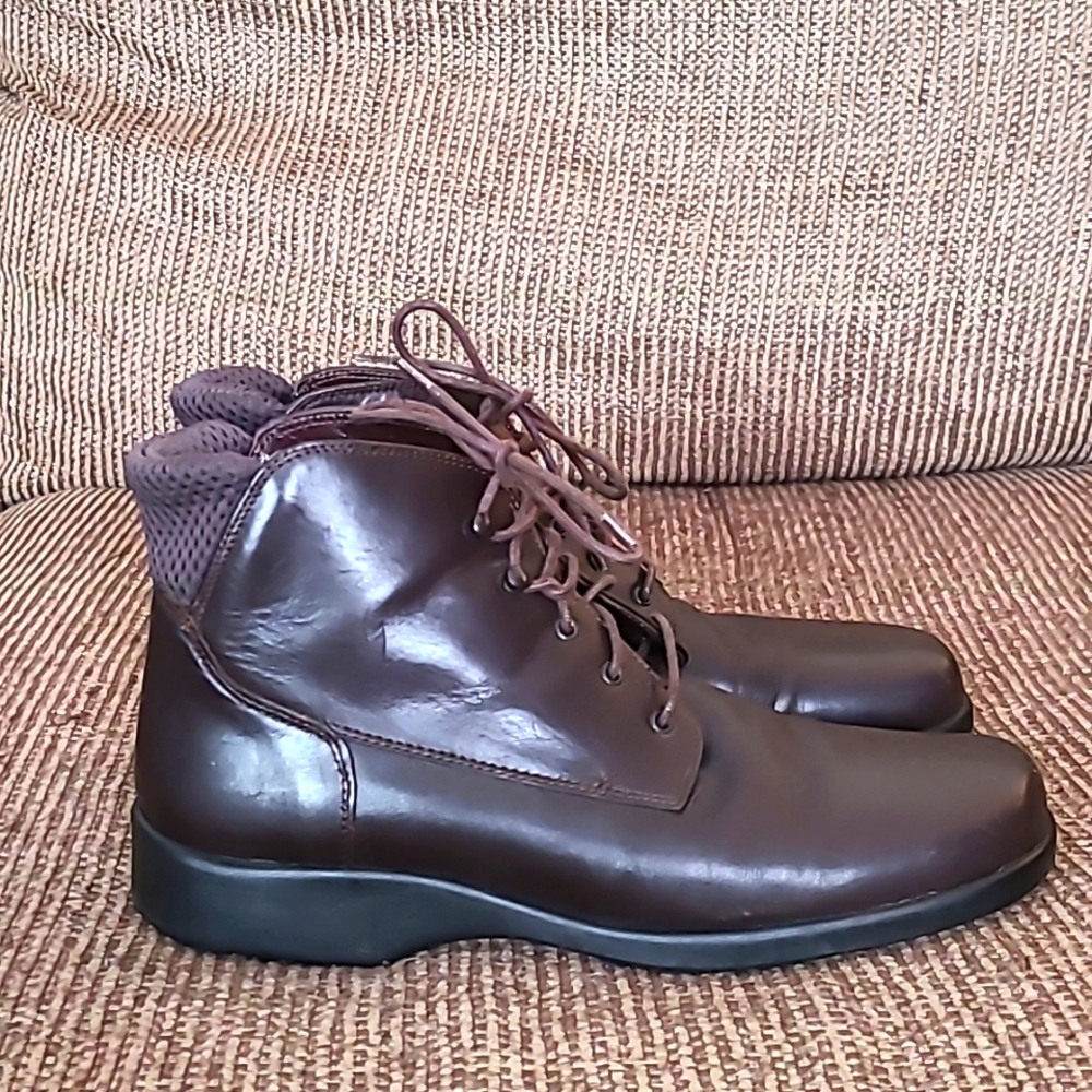 L.L. Bean Brown Lace-Up Women's Boots